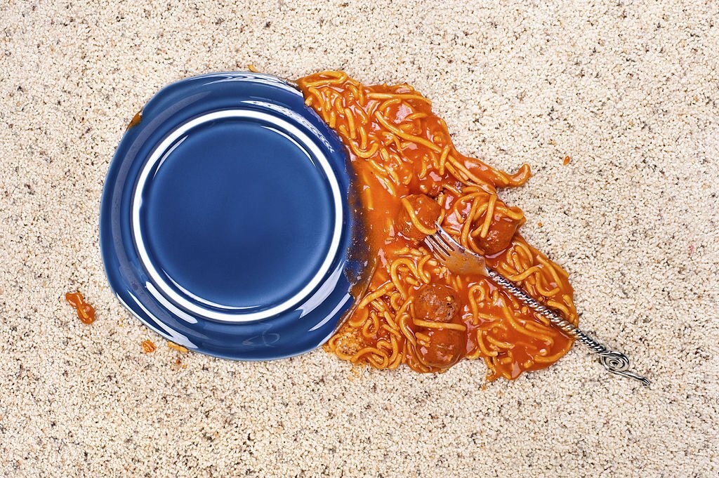 how to get tomato sauce out of carpet