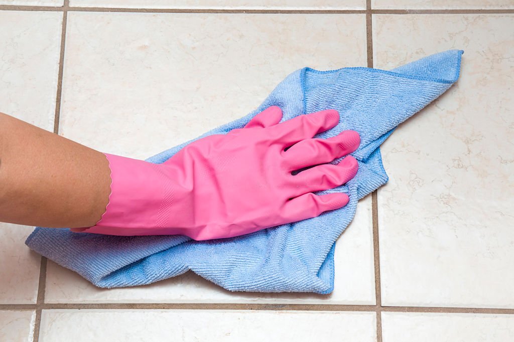 how to remove stain from porcelain tiles